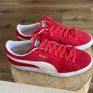 Red Suede Puma Sneakers | LIKE NEW WORN ONCE | size 9 Men’s